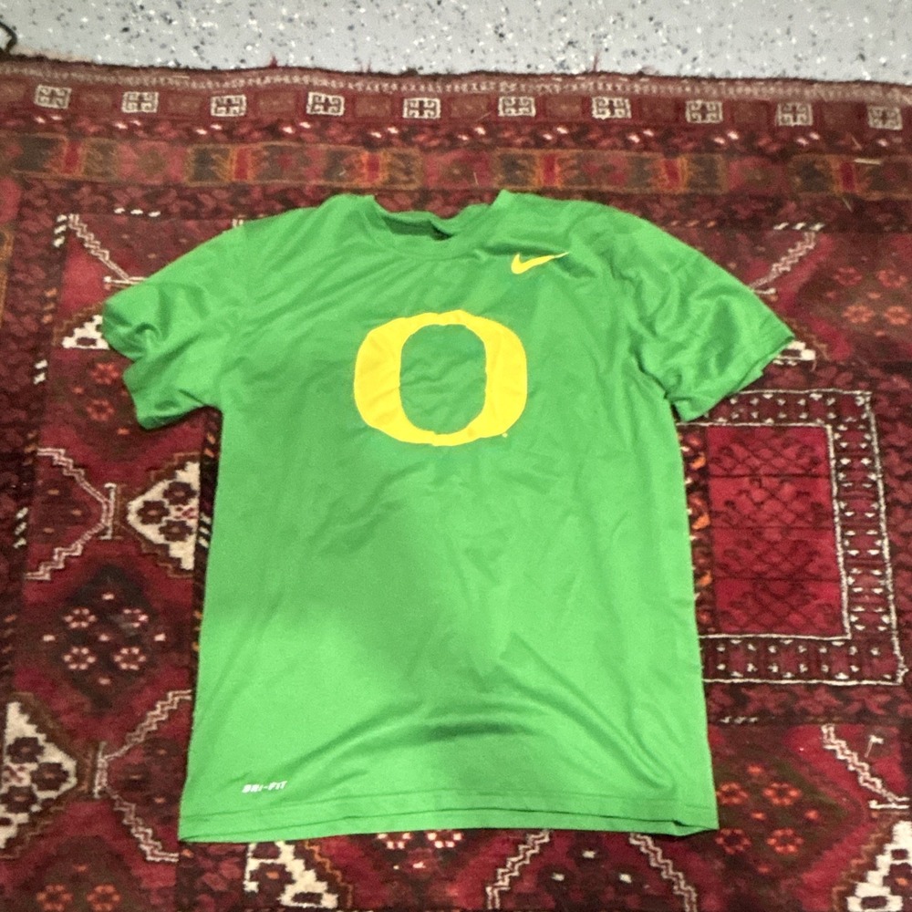 Nike Oregon Ducks Dri-FIT The Nike Tee Green Yellow T-Shirt Size M